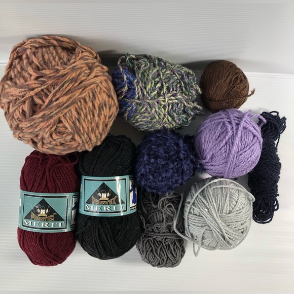 Lot of Mixed Yarn - Picture 2 of 2